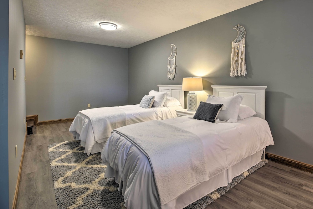 'blue Moon Cottage' w/ Amazing Views of 5 Counties view 3