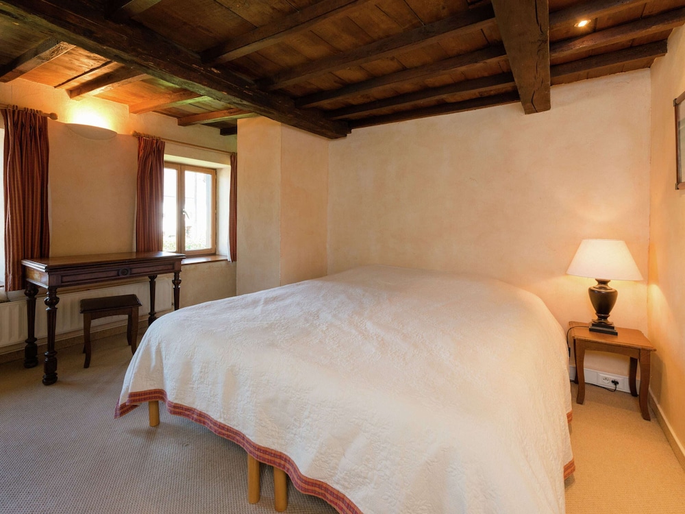 Cozy Holiday House near La Roche view 5