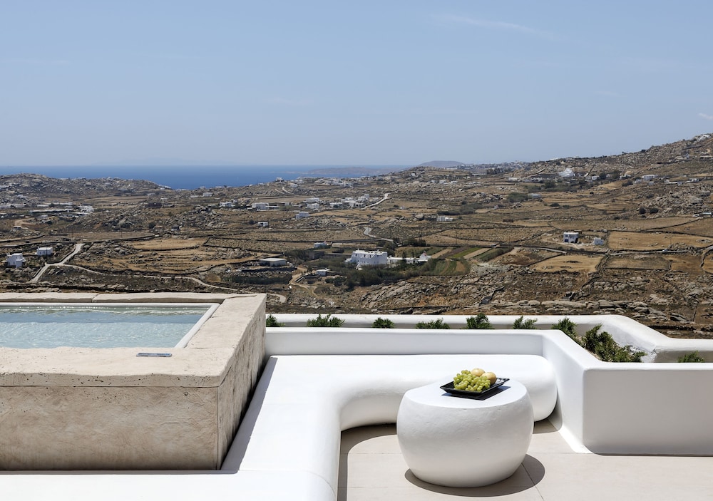 WhiteArt Suites