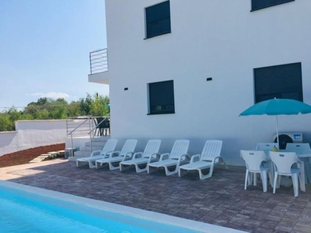 Noel - With Private Pool - A2-prvi kat