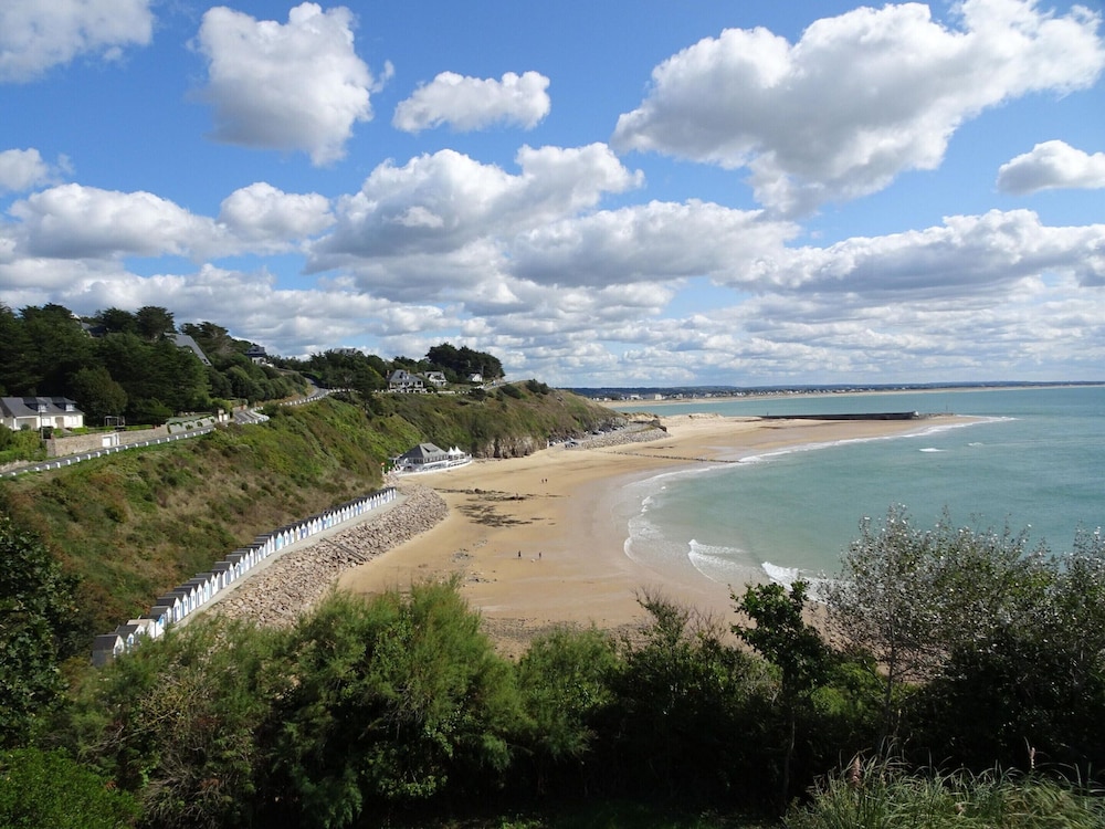 Villa in Normandy With Beach Access