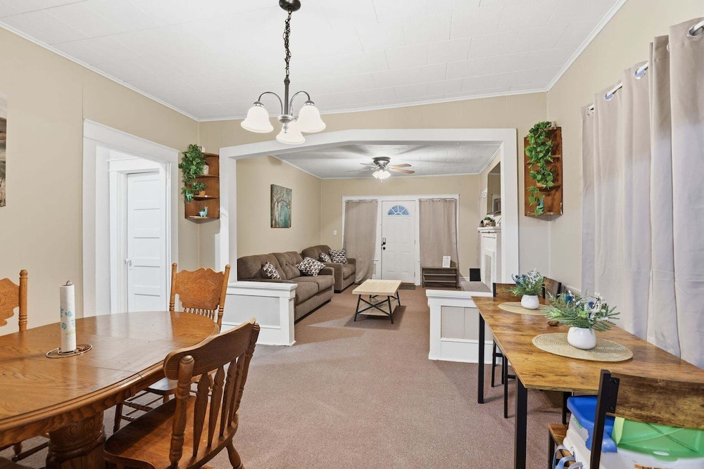 Cozy Matewan Trail Stay 3 Bedroom Home
