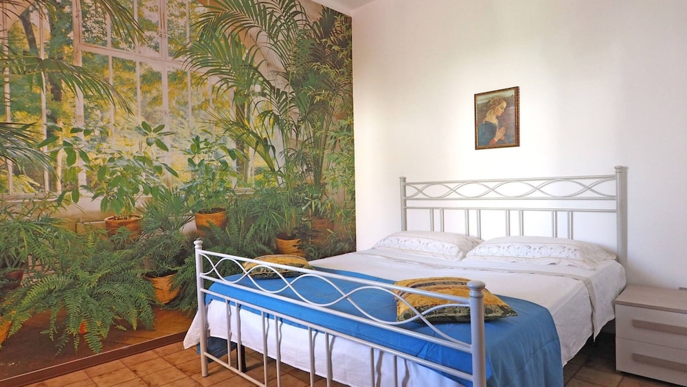 Mimosa - House 5 Places 2 Bedrooms on the Beach