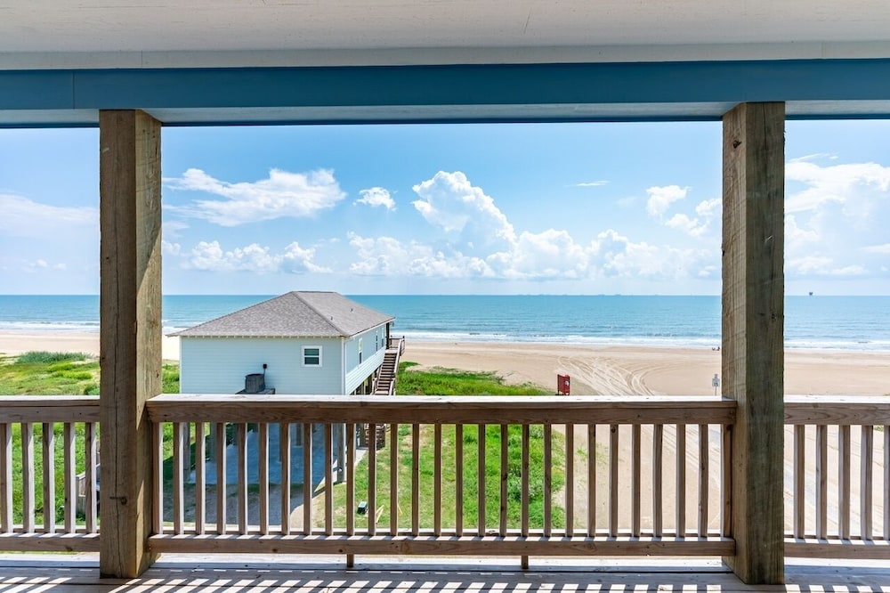 Oceanfront Manor 4 Bedroom Home