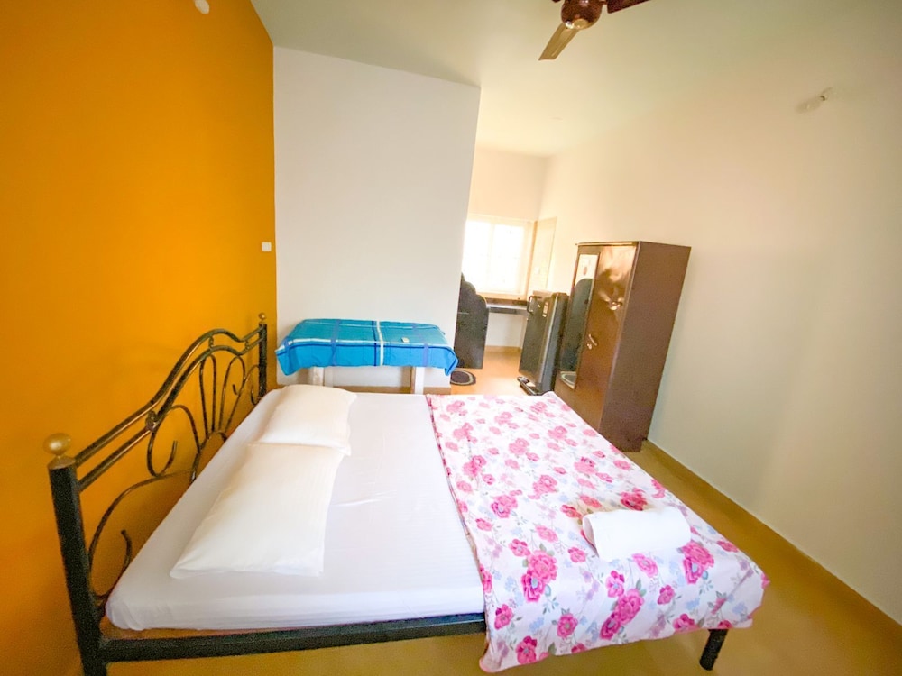 Morjim Guest House