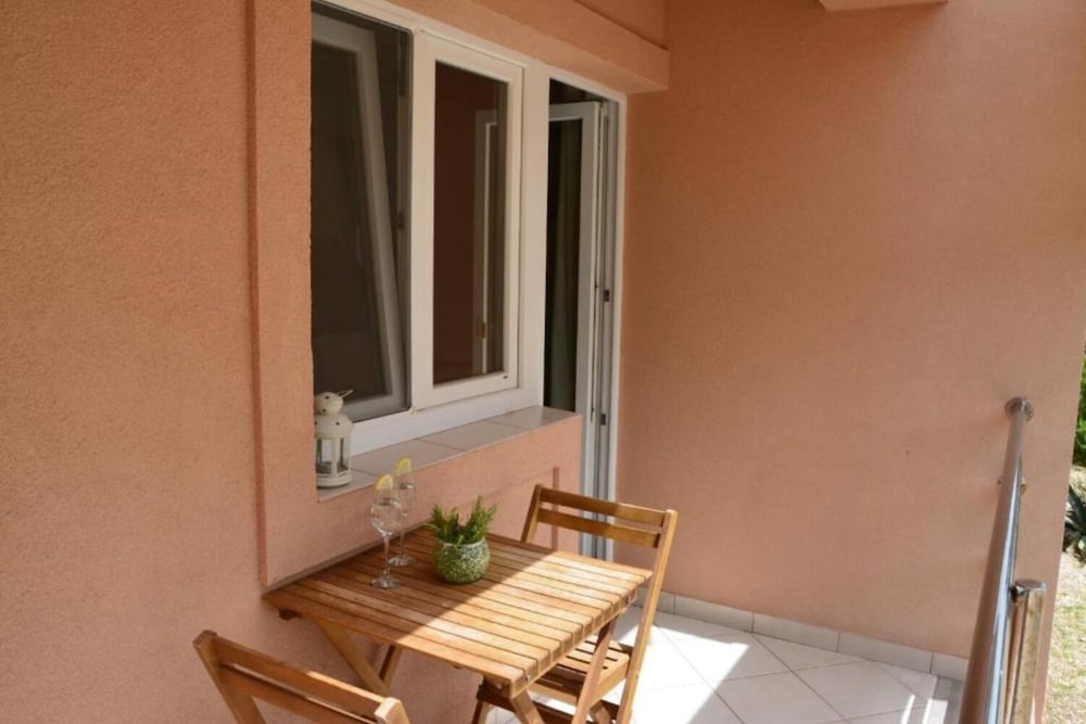 Rina-next to the Beach With Free Parking - A4 - sa Balkonom view 5