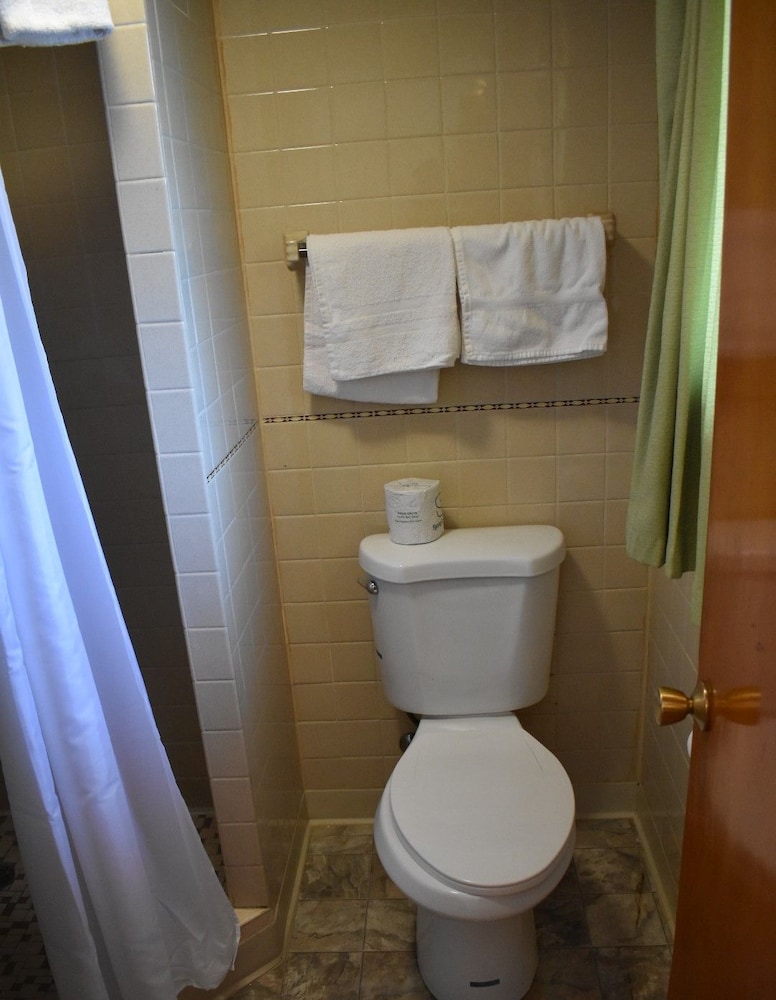 Cadillac Vacations - Economy inn - Property Image 4
