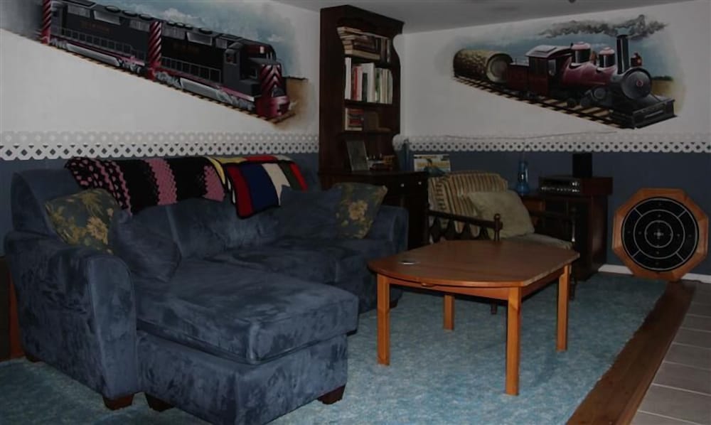 Joe-Lin Station Bed & Breakfast