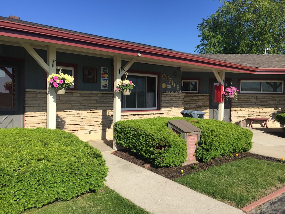 Wisconsin-Aire Motel By OYO Random Lake