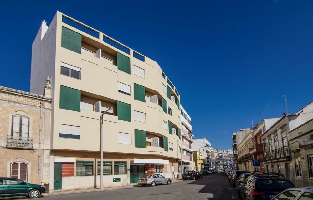 Faro Vacations - Faro Albacor Residence - Hostel - Property Image 2