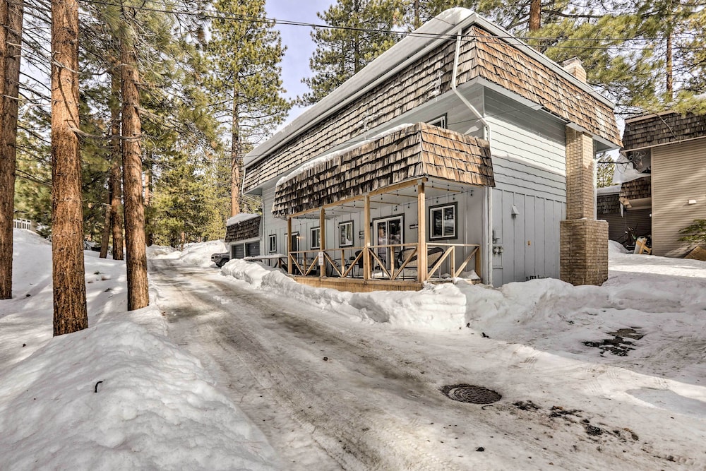 Zephyr Cove Vacation Rental: 1 Mi to Lake Tahoe! view 2