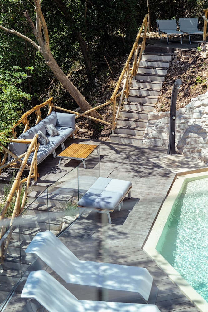 LA FORESTALE Luxury Ecolodge