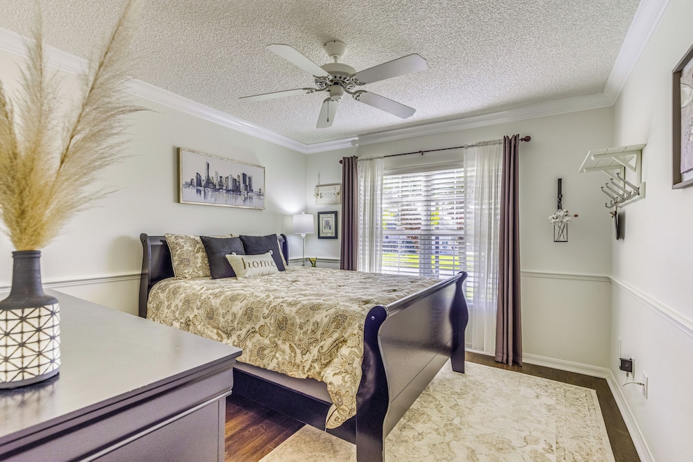 Near Golf Courses: Home w/ Sunroom in The Villages