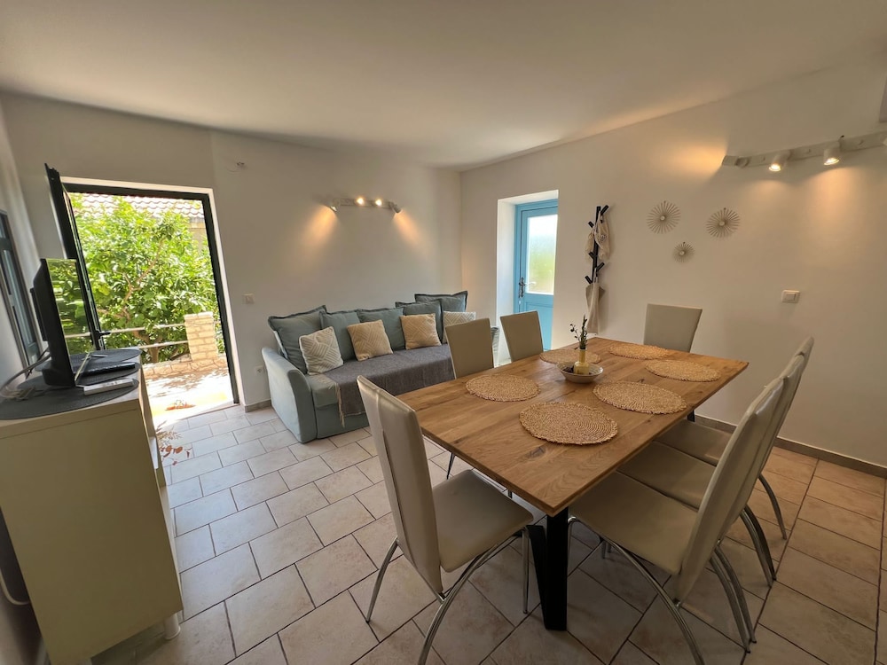 Eco Apartments Sunshine with heated pool
