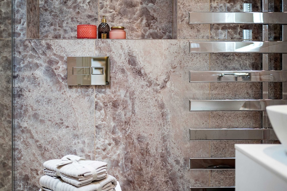 Marble Arch Suite 9-hosted by Sweetstay