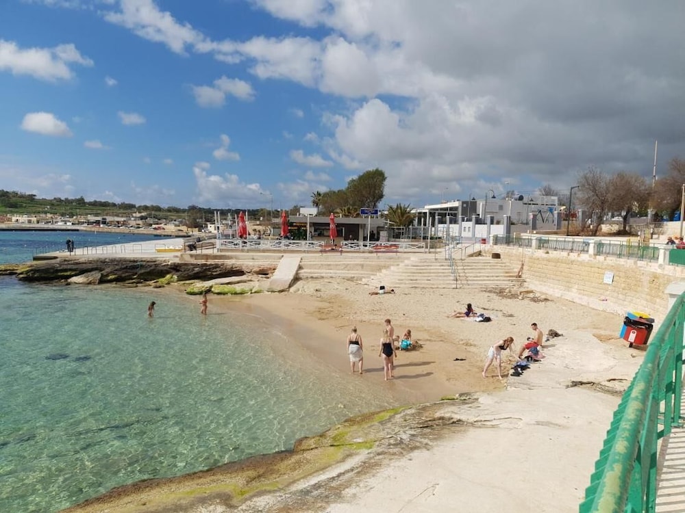 Eivissa Apartment - Spacious Accommodation