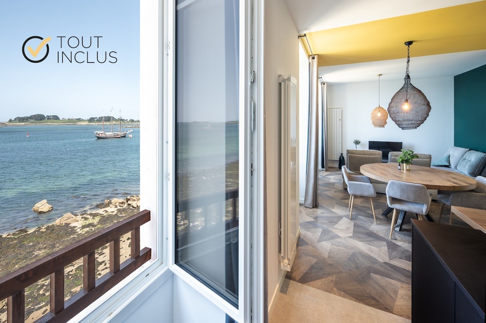 Luxury Apartment With Magnificent sea View
