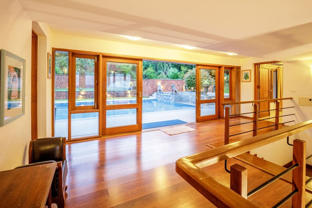 Stunning Hilltop 3BR Villa w Pool and River View