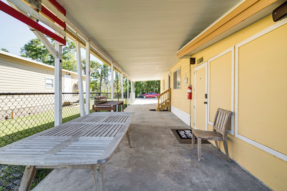 2 Mi to Beach! Canal-front Escape in Crystal River