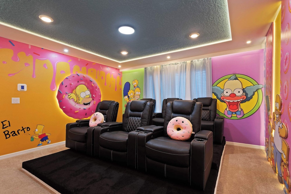 Luxurious Windsor Cay Villa Private Pool, Epic Game Room & Minutes to Disney!