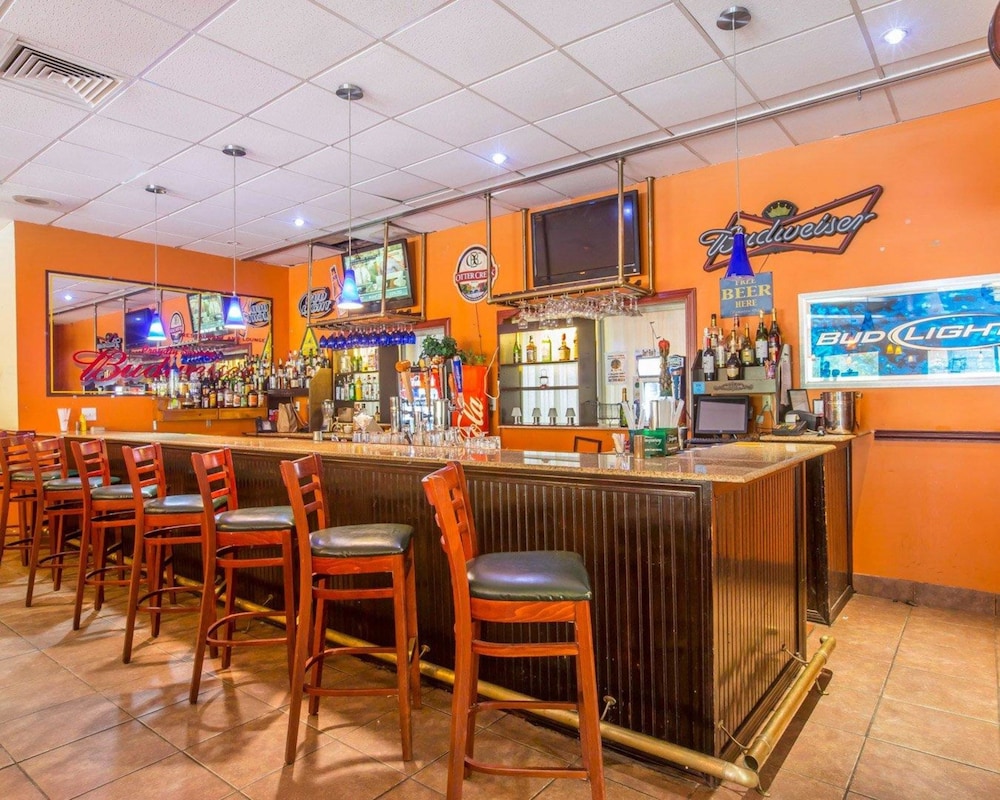 Brattleboro Vacations - Quality Inn  Conference Center - Property Image 10