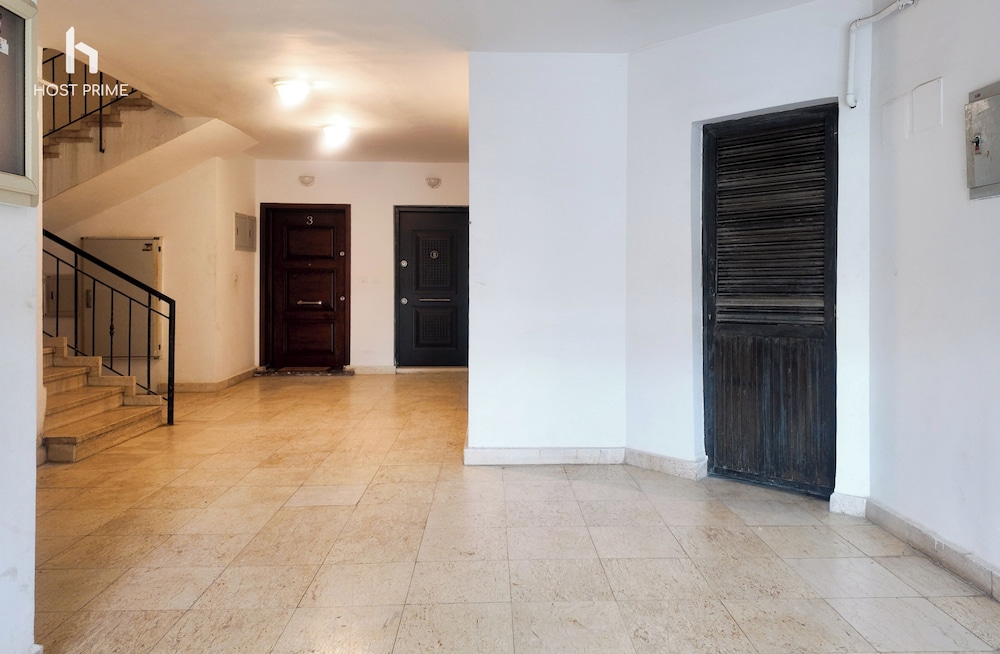 Grand Stay Apartment in Rehab City