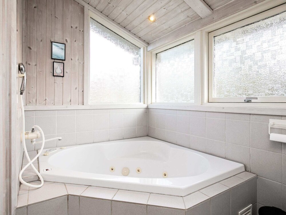 10 Person Holiday Home in Humble-by Traum view 3