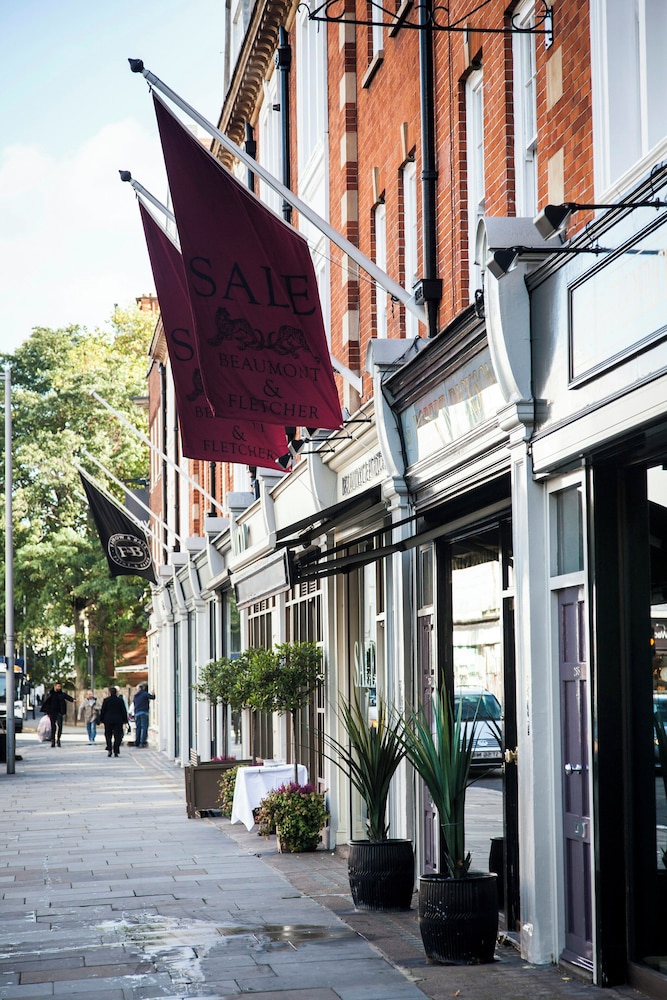Harcourt Terrace II by Onefinestay