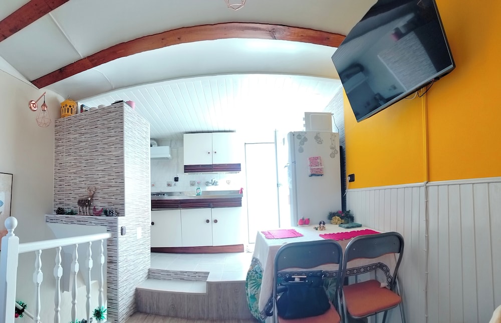 2bed Traditional Apt - Private Balcony - Fuenmayor