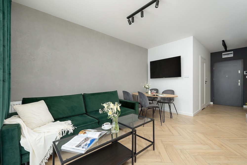 Apartment in Dziwnow With River View & Spa
