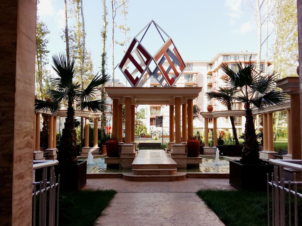Menada Apartments in Tarsis Nova Complex