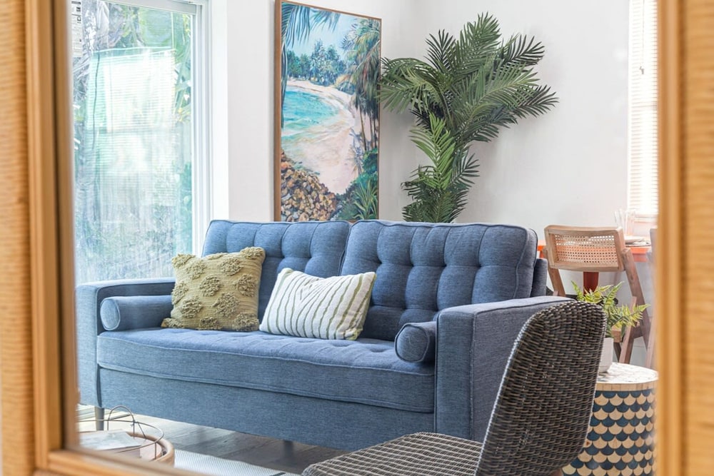 Beautiful 2 BR Apartment - Bright and Spacious