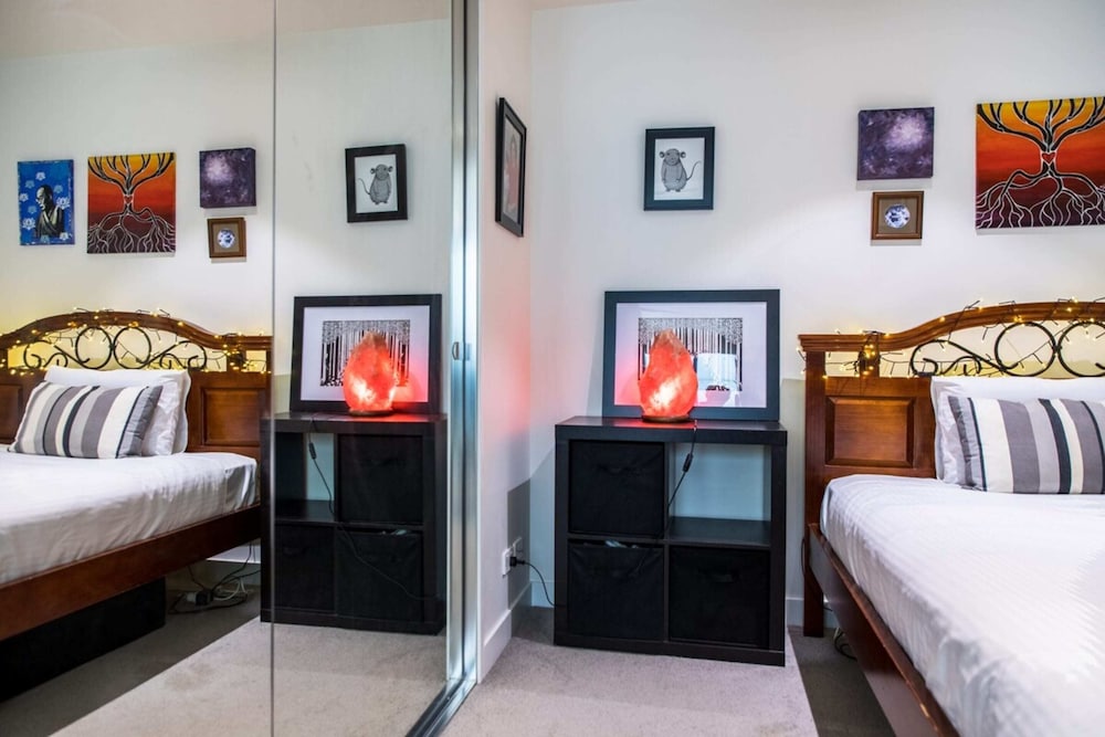 Eclectic 1 Bedroom South Yarra Hideaway view 2