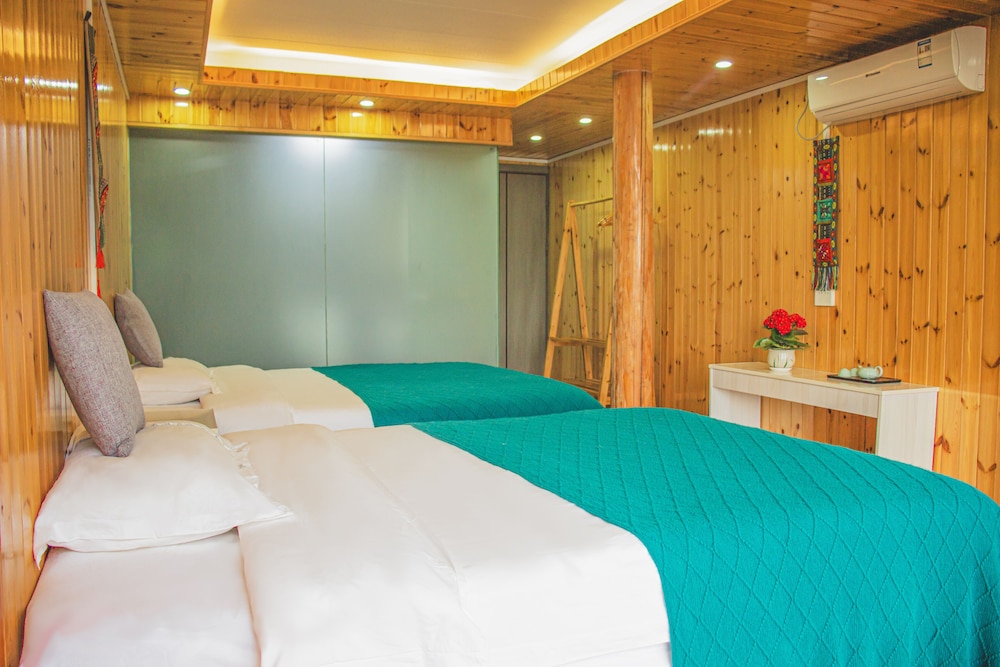 Happy live hotel