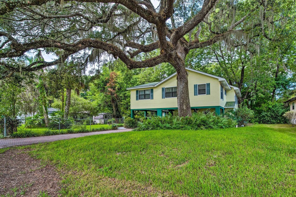 Waterfront Inglis Getaway ~ 5 Mi to the Gulf! view 2
