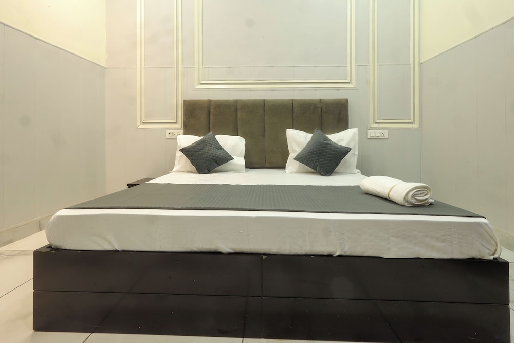 Sapphire Hotel & Banquet