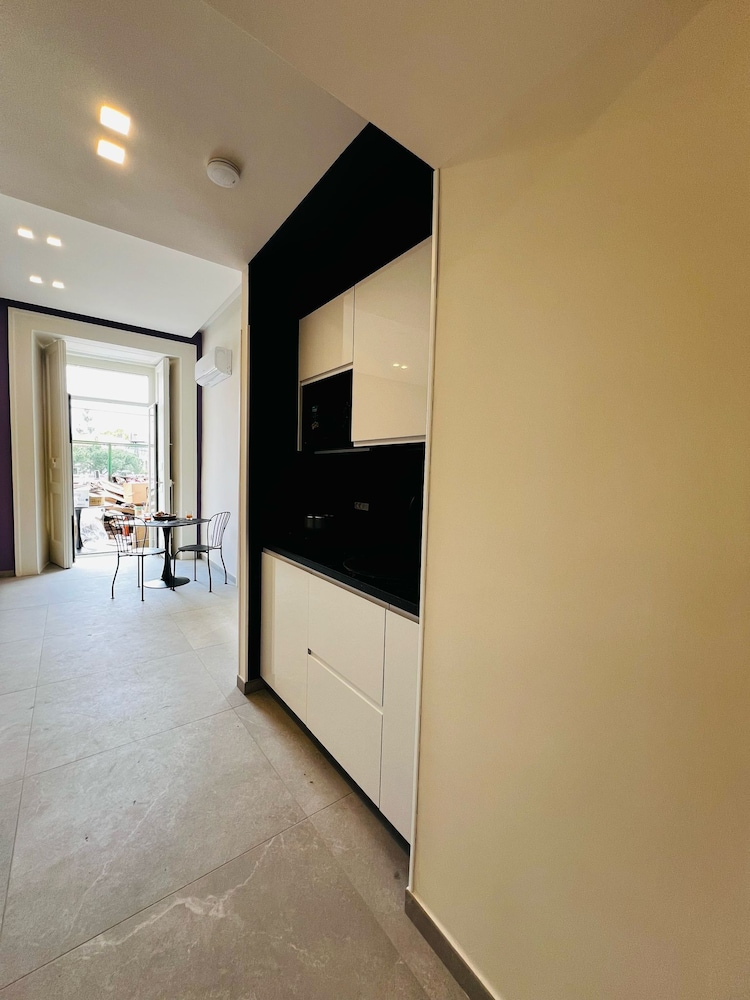 Alyde Apartments