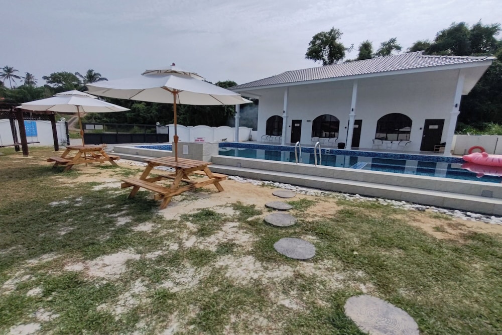 Grand Aeden Villa