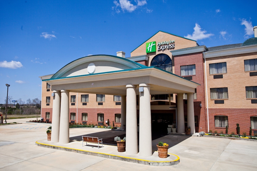 Hotel Holiday Inn Express Clanton, an IHG Hotel - Image 1