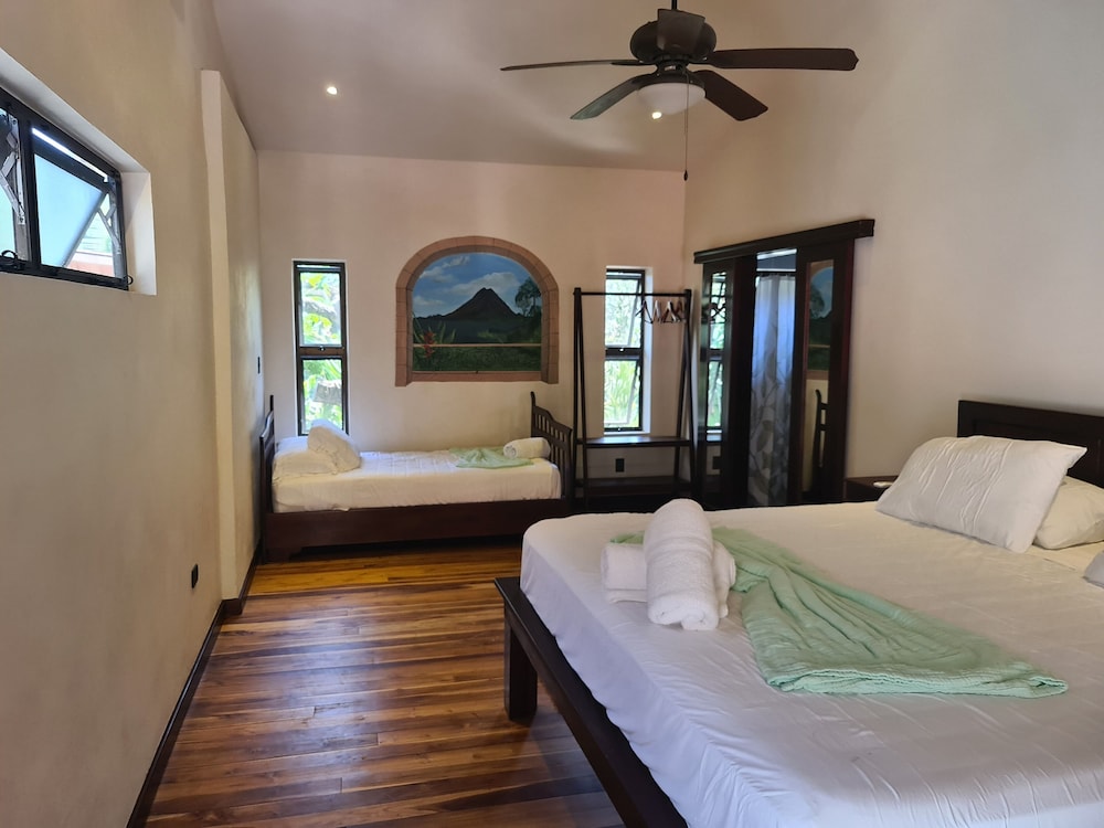 Hona Beach Hotel