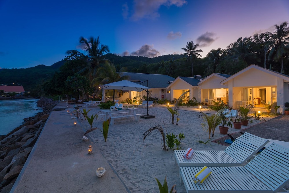 Le Nautique Luxury Beachfront Apartments