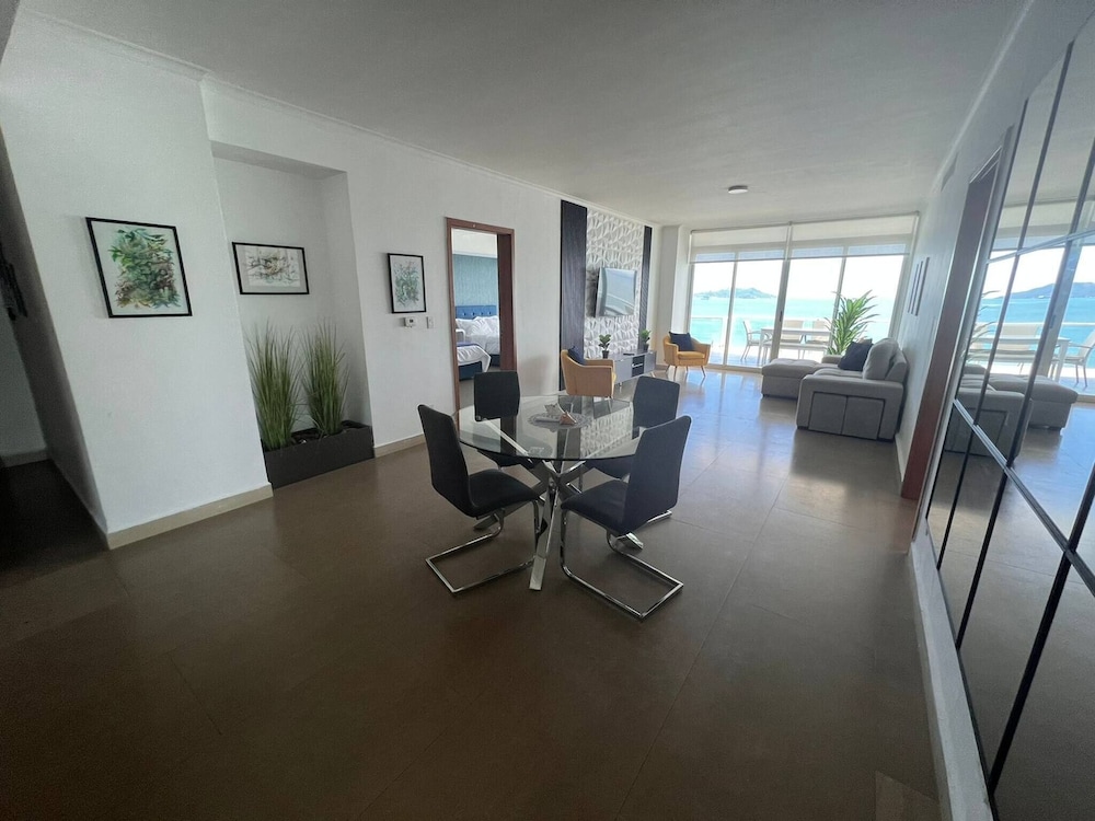 Apartment in the Causeway Amador