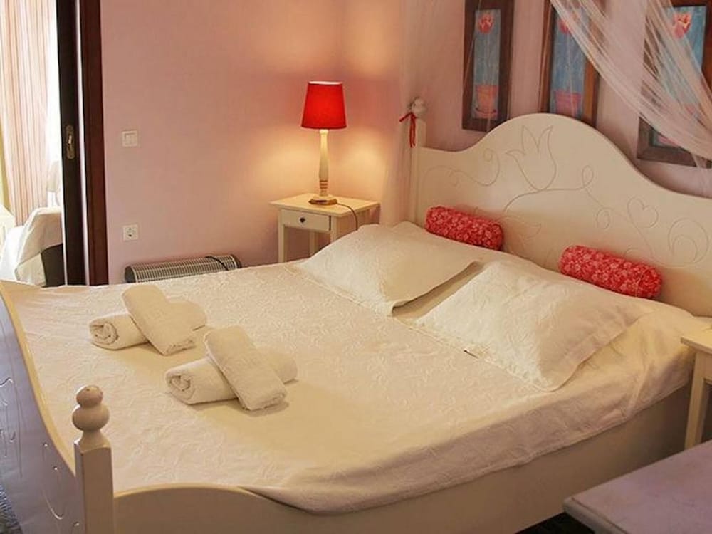 Isabella Country House Junior Suite view 3