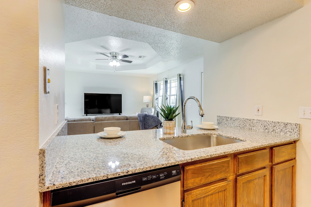 Home w/ Fenced Yard Near Dtwn Rogers!