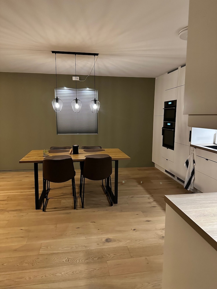 Kvaloysletta - 2 Bed Apartment - Free Parking