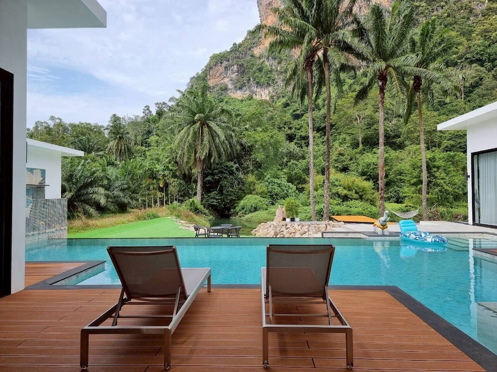 Red Cheek Mountain Villa
