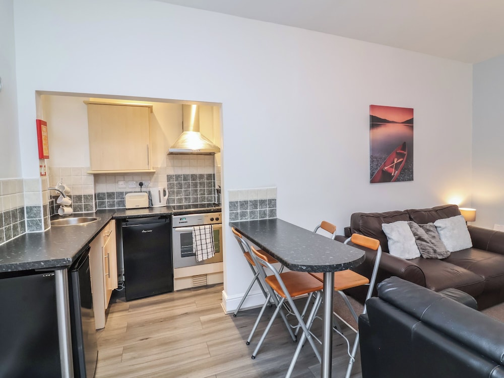 6 Searock Apartments