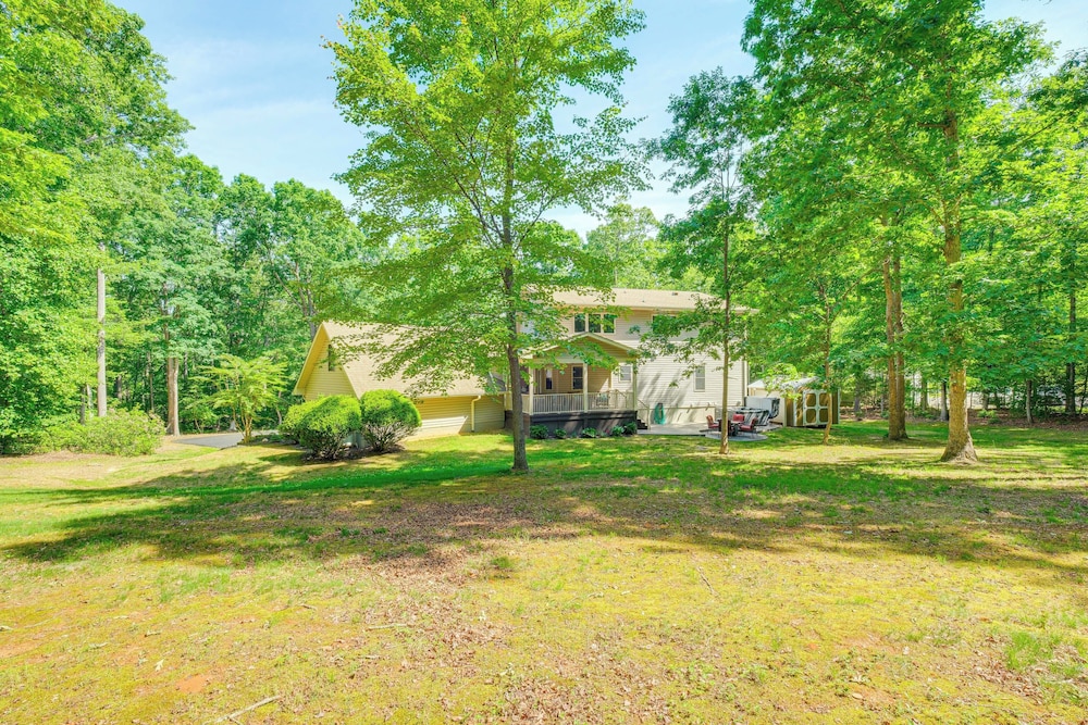 Hot Tub & Amenity Access: Lake Anna Retreat!