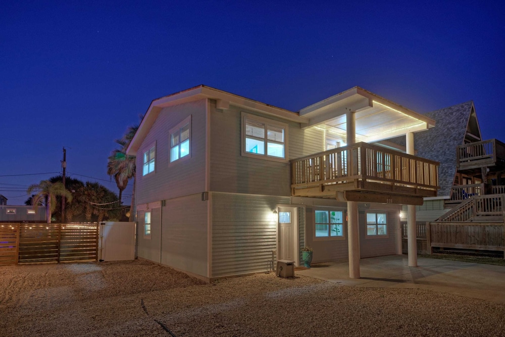 Seaglass Landing Private Pool, Cabana, & Near Port Aransas Beaches