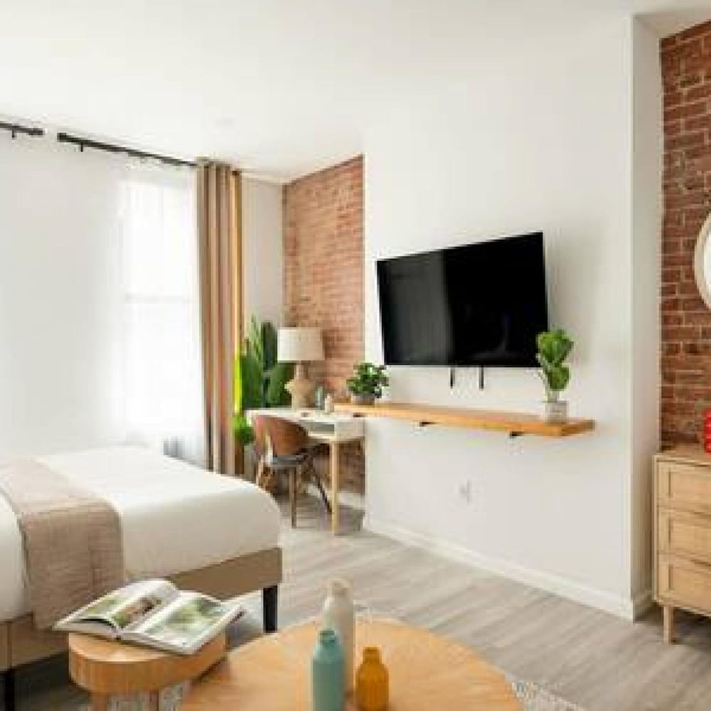 New Modern Studio UES W D